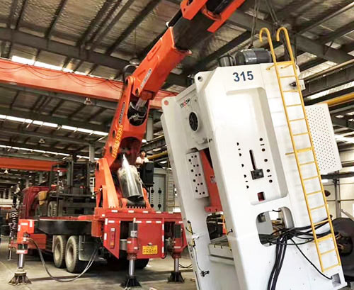 龙口附近随车吊出租，轻松解决运输难题