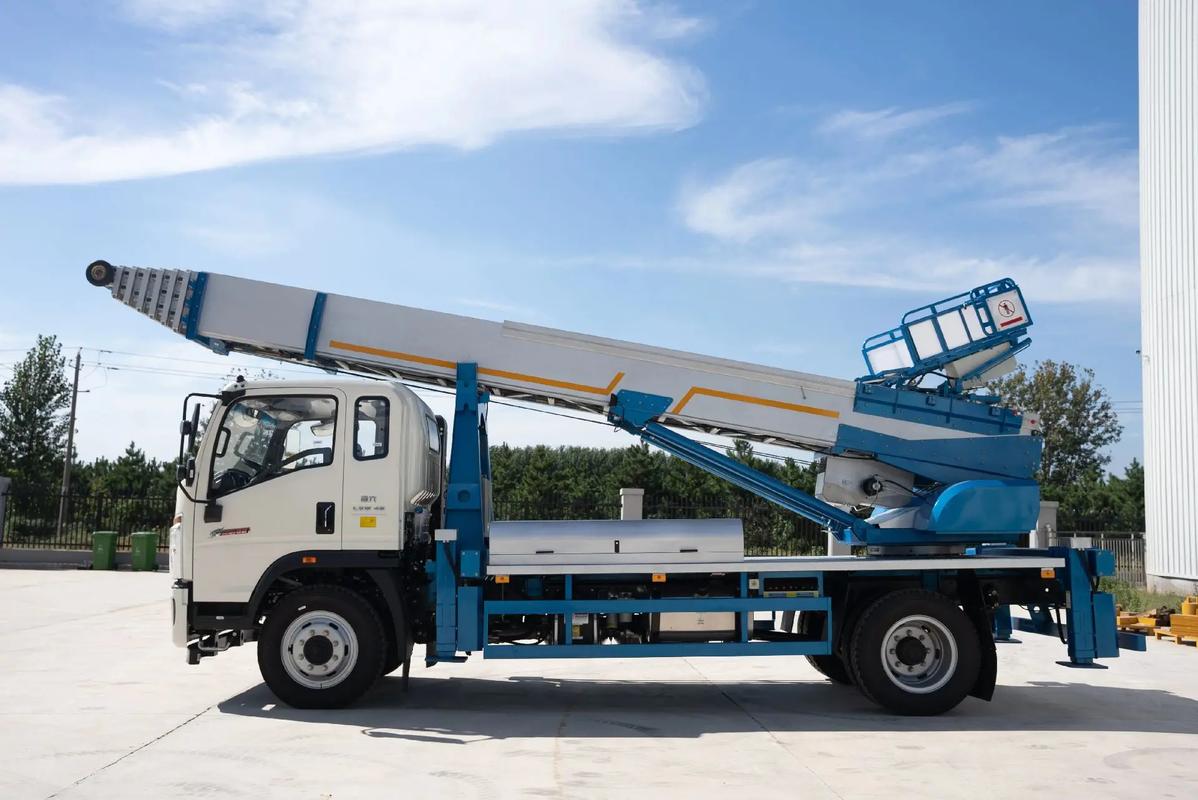 龙口云梯上料车租赁费用