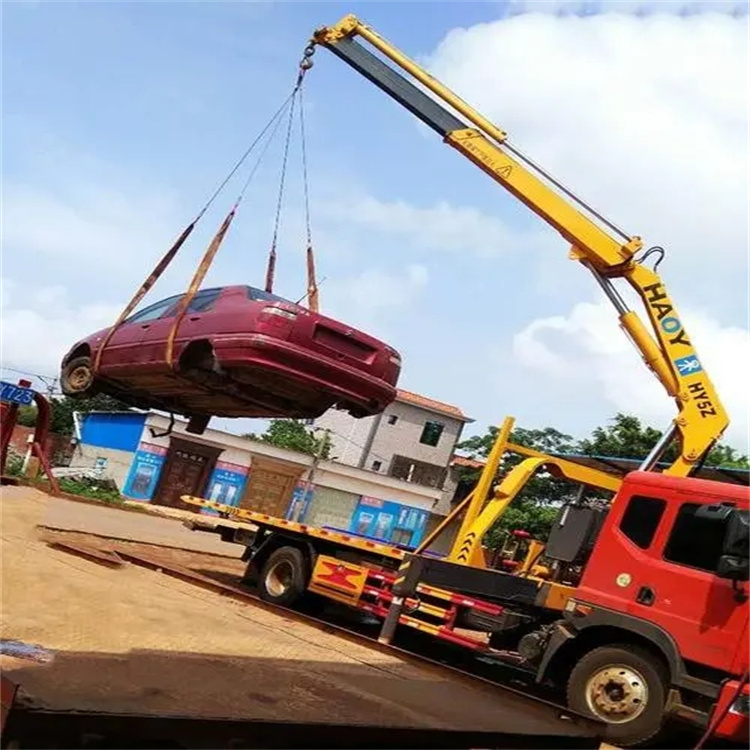 龙口吊车吊汽车的正确方法